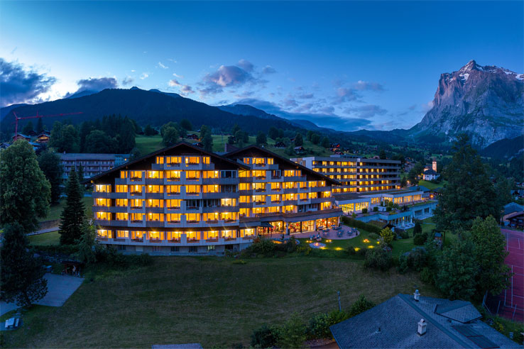 Sunstar Hotel Grindelwald by night